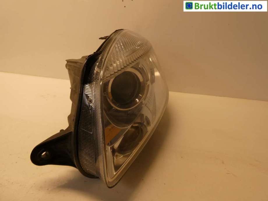 Frontlykt venstre halogen til Škoda Roomster 2006-2010 (Fase 1) (SKODA|5J1 941 015 A|1EL 247 025-05)