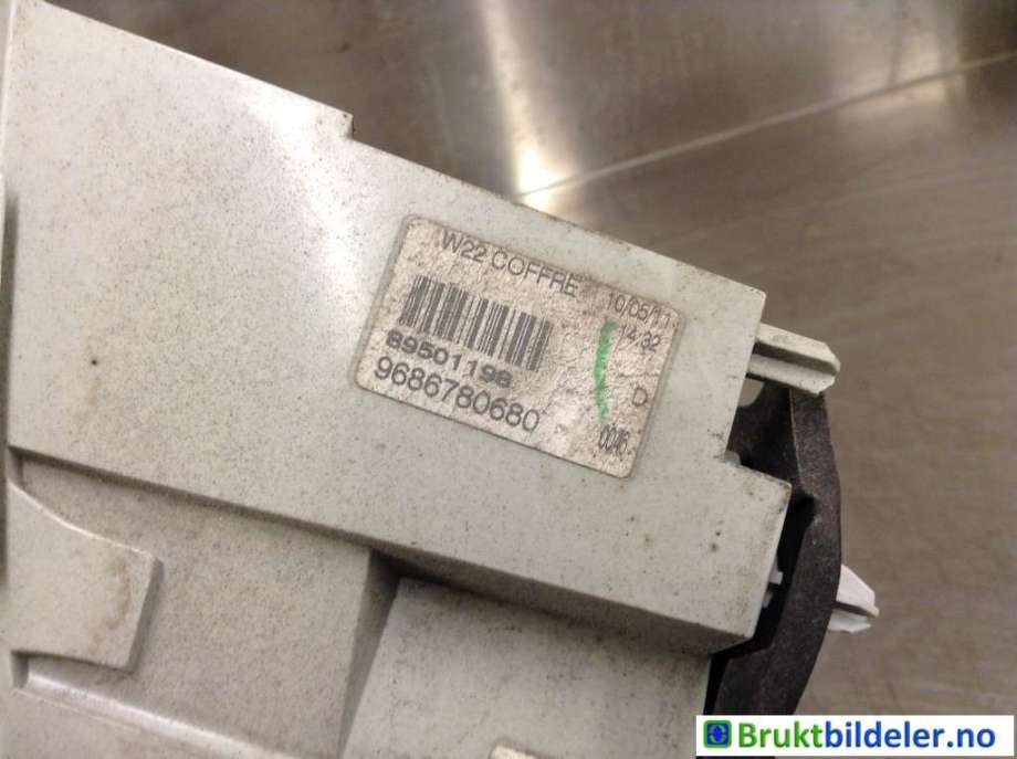 Baklykt høyre indre til Peugeot 508 2011-2014 (Type I, Fase 1)  (PEUGEOT|9686780680||6351 LZ)