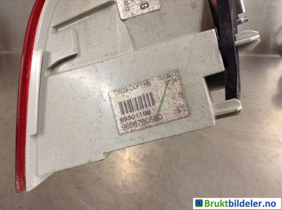Baklykt venstre indre til Peugeot 508 2011-2014 (Type I, Fase 1)  (PEUGEOT|9686780580||6350 LZ)