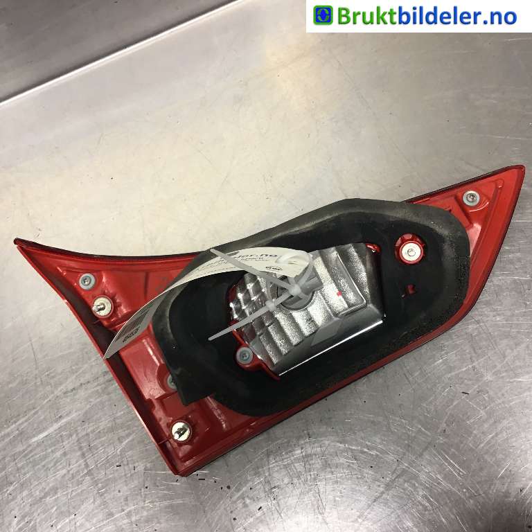 Baklykt høyre indre til Toyota Auris 2015-2019 (Type II, Fase 2)  (TOYOTA|81581-02500|)