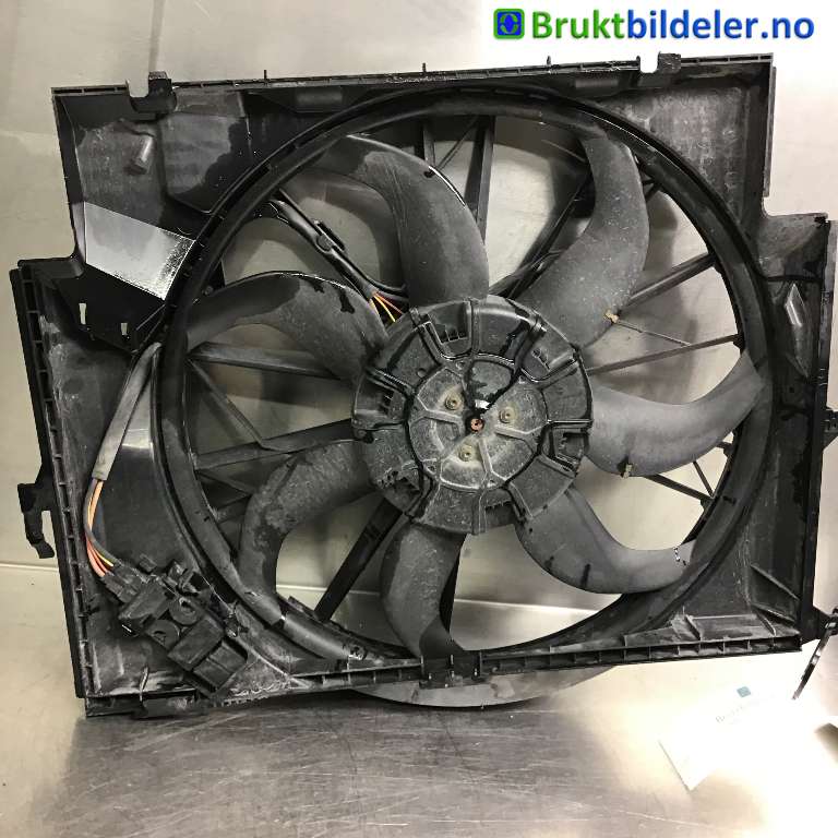 Kjølevifte til BMW X1 2009-2015 (E84) (E84) (BMW|67 32 7 561 713.9-01|3 137 229 021|)