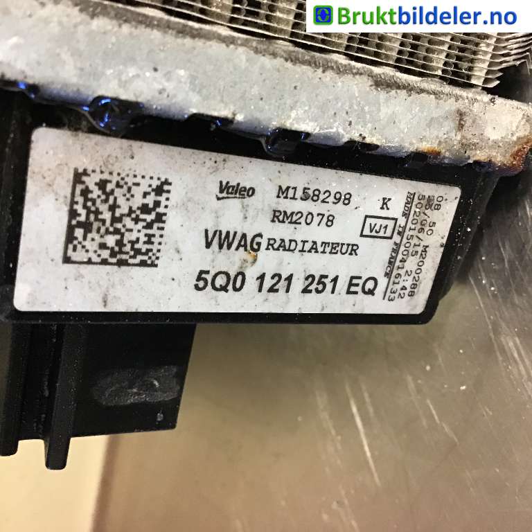 Radiator (automat gir) til VW e-Golf 2014-2017 (Fase 1)  (VOLKSWAGEN|5Q0 121 251 EQ|)