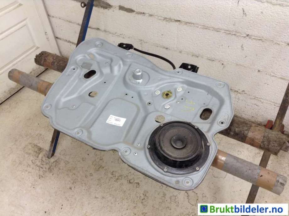 Ruteheis til VW Caddy 2010-2015 (Type III, Fase 2) (VOLKSWAGEN|2K2 837 729 M|)