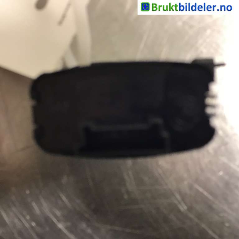 Bryter nødblink til BMW X1 2009-2015 (E84) (E84) (BMW|6131-6 919 506-06|)