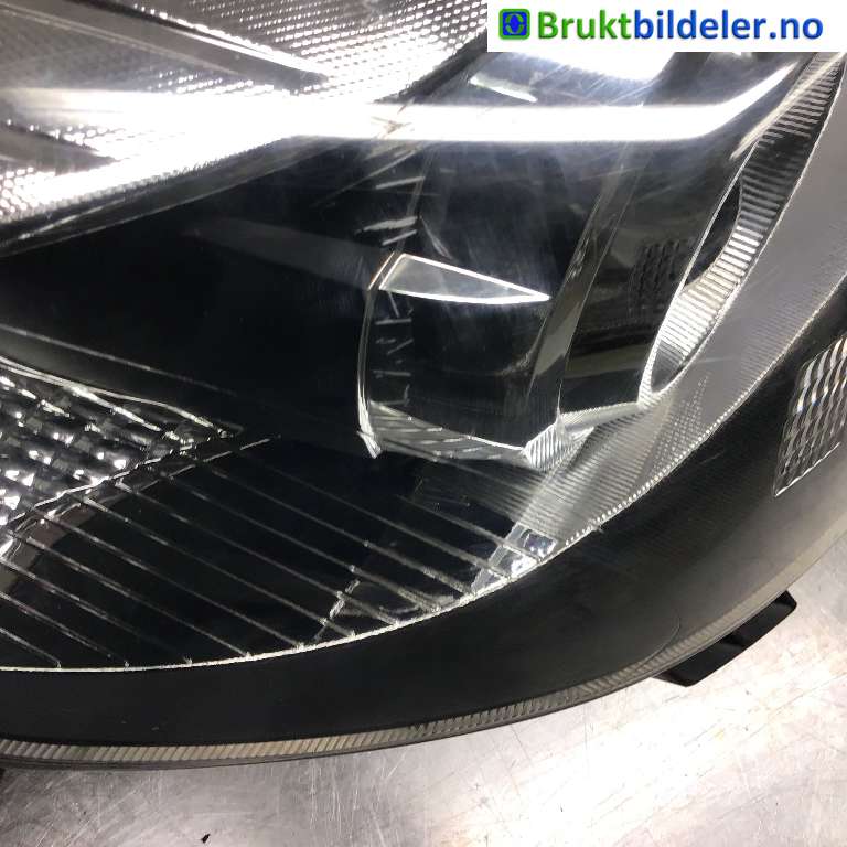 Frontlykt høyre xenon til Mazda 5 2005-2010 (Type I)  (MAZDA|CD9351031E|)