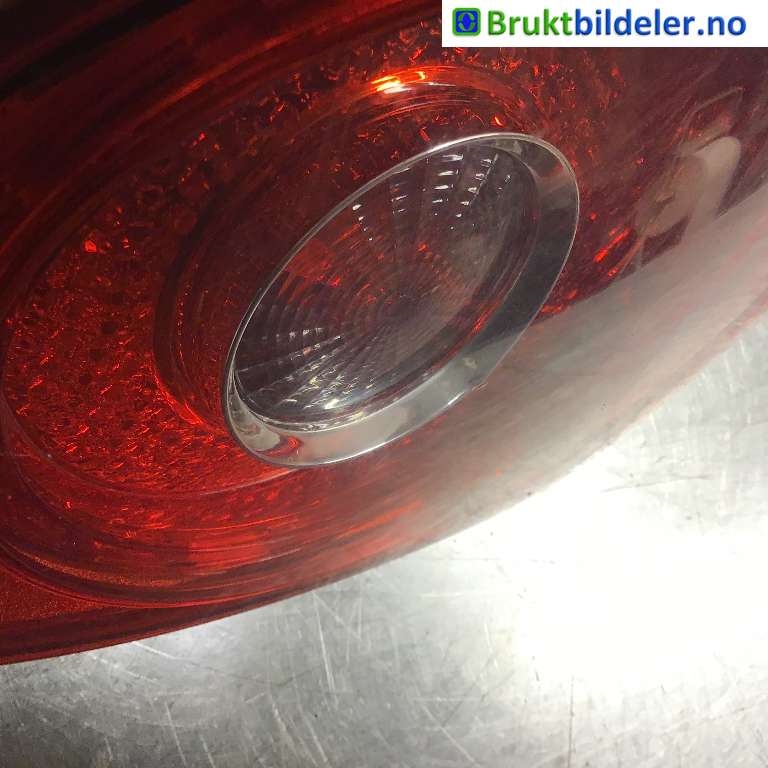 Baklykt venstre indre til VW Golf V, Combi 2003-2008  (VOLKSWAGEN|1K6945107C|4VFX-15K272-AA|)