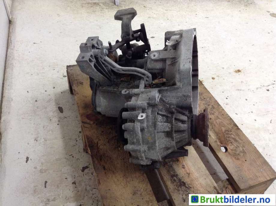 Girkasse manuell til VW Caddy 2015-2020 (Type III, Fase 3)  (VOLKSWAGEN|0A4 300 052 B|RTH|)