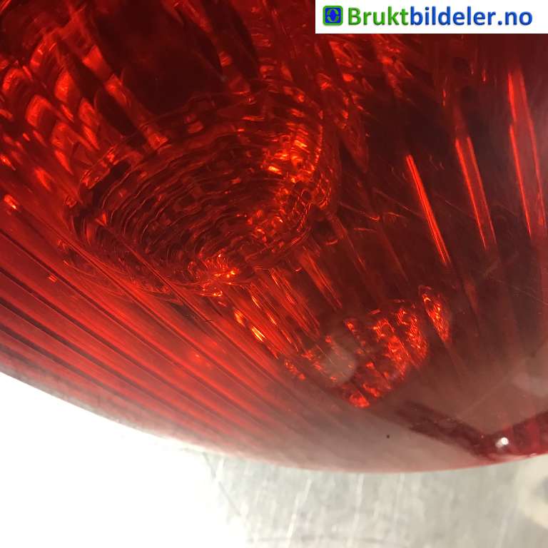 Baklykt høyre indre til Audi A4 2004-2008 (Type III) (B7) (B7) (AUDI|8E9 945 094|484 502 389 07S|)