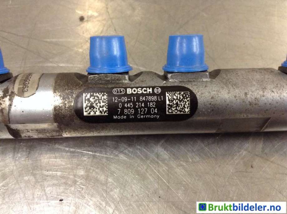 Dyseskinne (fuelrail) til BMW X1 2009-2015 (E84) (E84) (BMW|7 809 127-04|0 445 214 182|0 281 002 738)