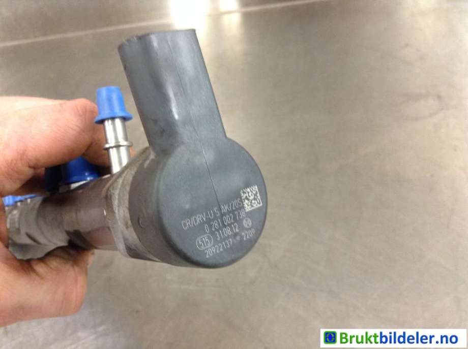 Dyseskinne (fuelrail) til BMW X1 2009-2015 (E84) (E84) (BMW|7 809 127-04|0 445 214 182|0 281 002 738)