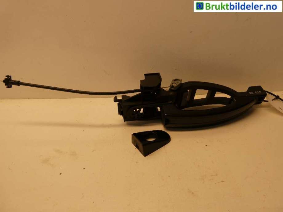 Dørhåndtak utv venstre foran til Ford Focus, 2008-2010 (Type II, Fase 2)  (FORD|8M51-226A40)