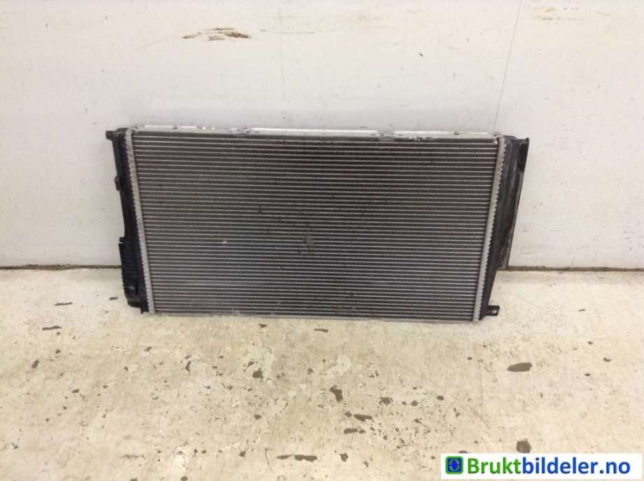 Radiator (automat gir) til BMW i3, 2013-2022 (BMW|17 11 7 600 520-01)