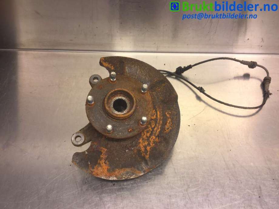 Hjulspindel venstre foran til Suzuki SX4, 2009-2013 (Type I, Fase 2)  (SUZUKI|45151-80J52)