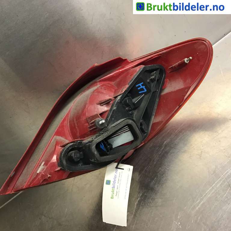 Baklykt venstre til Peugeot 207 2006-2012  (PEUGEOT|6350 Y7|)