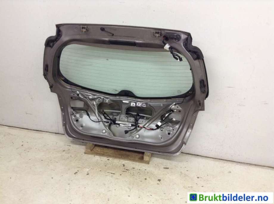 Bakluke combi til Toyota Yaris 2014-2020 (Type III, Fase 2)  (TOYOTA|67005-0D540|)