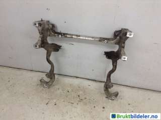 Travers foran hoved til Audi Q7,   (AUDI|4M0 399 315 L|4M0 399 315 T)