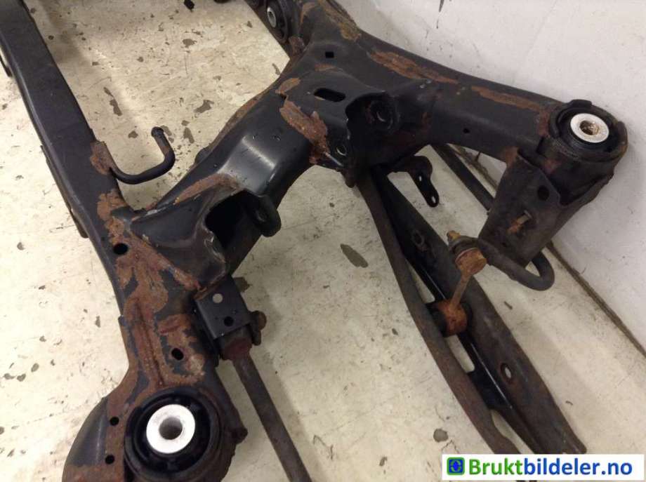 Travers bak til Subaru Outback 2009-2014 (Type IV)  (SUBARU|20152AJ002|)