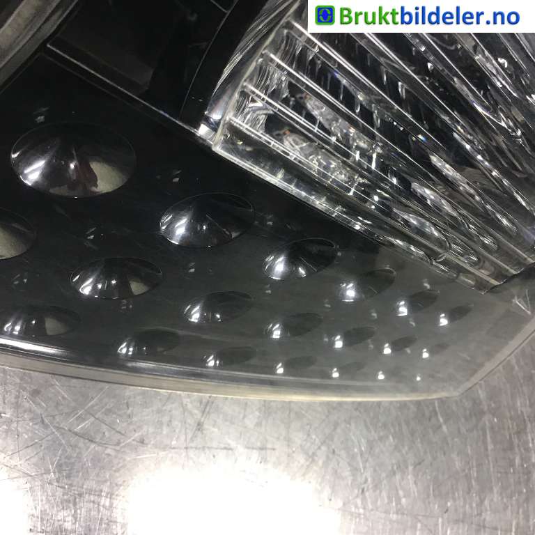 Baklykt høyre indre til Mitsubishi Outlander 2007-2010 (Type II, Fase 1)  (MITSUBISHI|8331A006|)