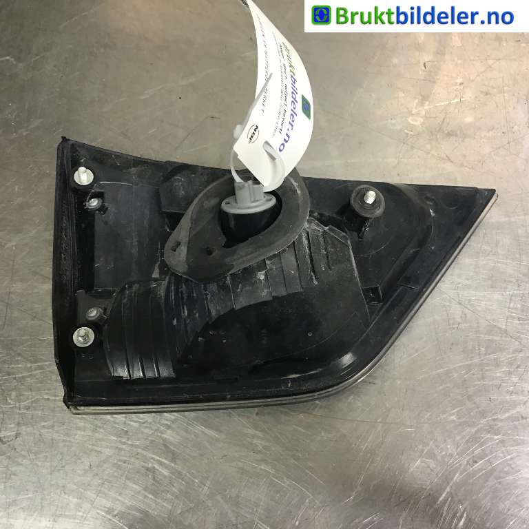 Baklykt høyre indre til Mitsubishi Outlander 2007-2010 (Type II, Fase 1)  (MITSUBISHI|8331A006|)