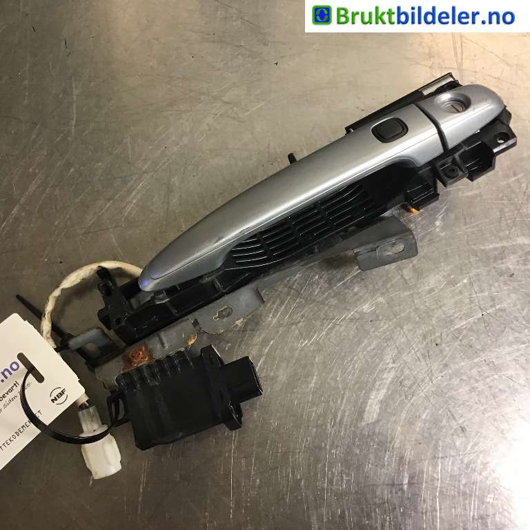 Dørhåndtak utv venstre foran til Subaru Outback, 2009-2014 (Type IV)  (SUBARU|61142AJ030)