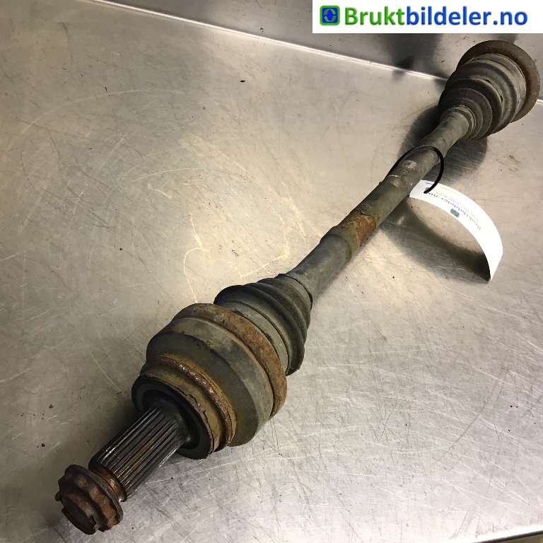 Drivaksel høyre bak til BMW X3 2010-2017 (F25) (F25) (BMW|33 20 7 614 492|)