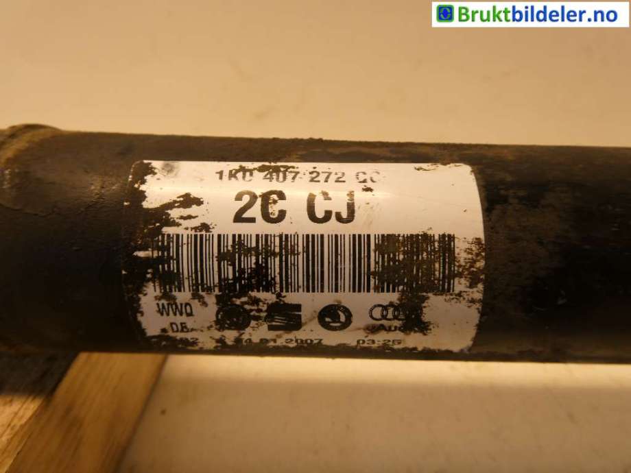 Drivaksel høyre foran til VW Golf, Plus/Cross 2005-2009 (Fase 1) (VOLKSWAGEN|5Q0 407 272 FF||1K0 407 272 CC)