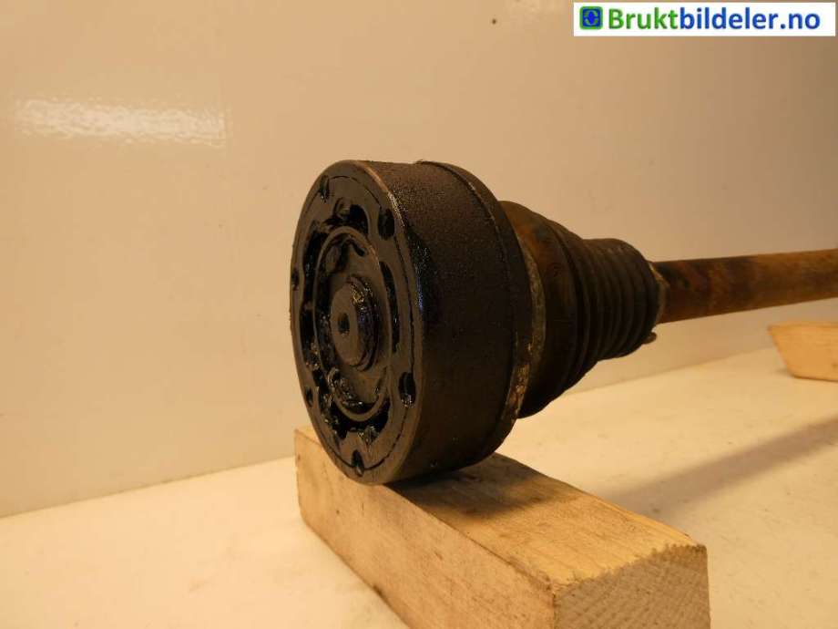 Drivaksel venstre foran til VW Golf, Plus/Cross 2005-2009 (Fase 1) (VOLKSWAGEN|1K0 407 271 CP|)