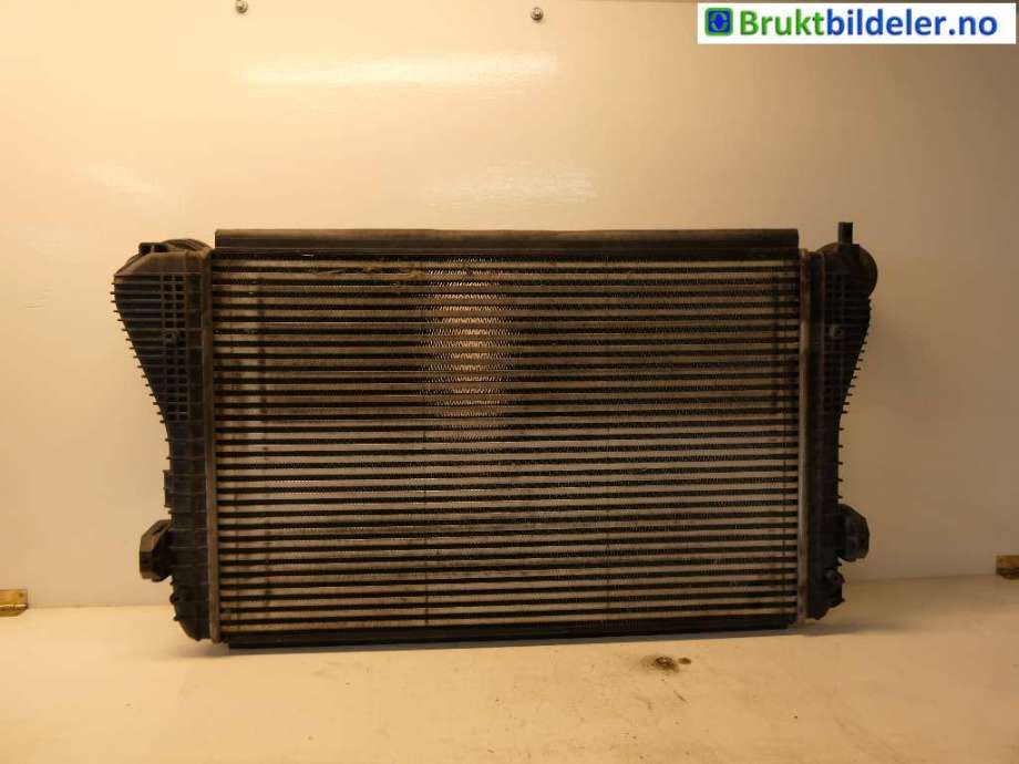 Intercooler til VW Golf, Plus/Cross 2005-2009 (Fase 1)  (VOLKSWAGEN|1K0 145 803 CD||1K0 145 803 L)