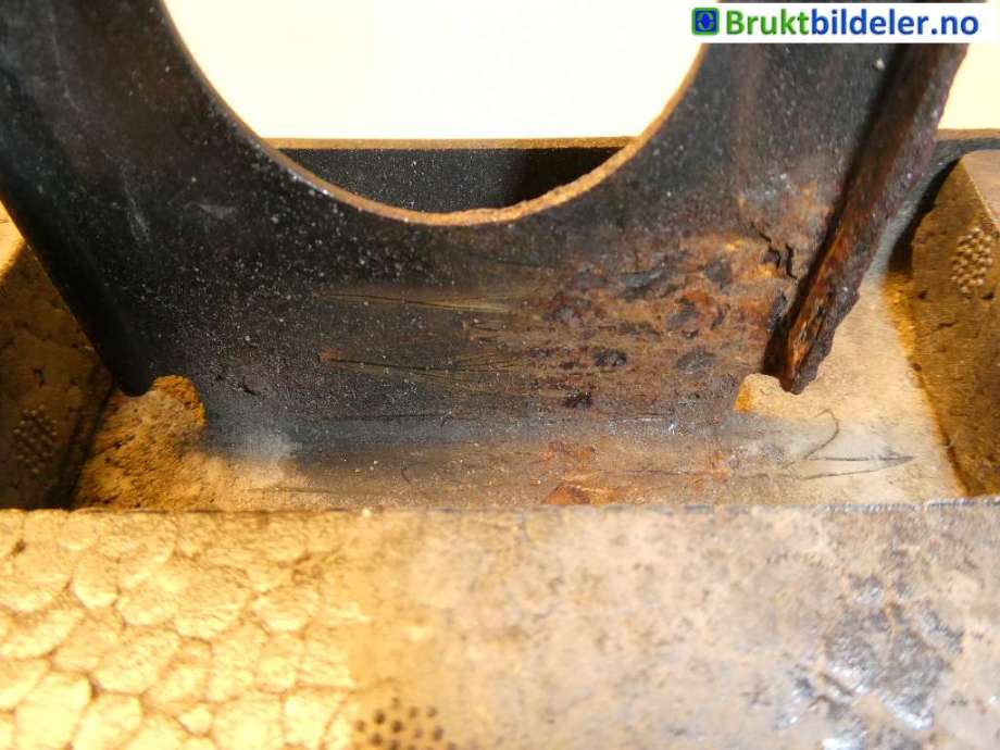 Støtfangerforsterkning foran til VW Golf, Plus/Cross 2005-2009 (Fase 1)  (VOLKSWAGEN|1K0 807 109 C|)