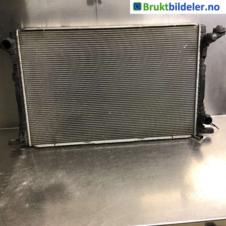 Radiator (automat gir) til Audi Q7, 2015-->> (Type II) (AUDI|8W0 121 251 N)