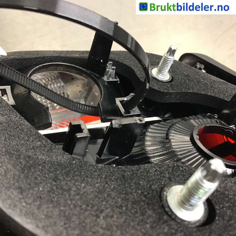 Baklykt høyre indre til VW Golf VI 2008-2012  (VOLKSWAGEN|5K0 945 094 AA|009 923-06 1299|)