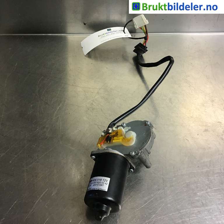 Viskermotor frontrute til Mercedes C-Klasse 2004-2007 (Fase 2) (W203) (W203) (MERCEDES|A 203 820 03 42|4486C|)