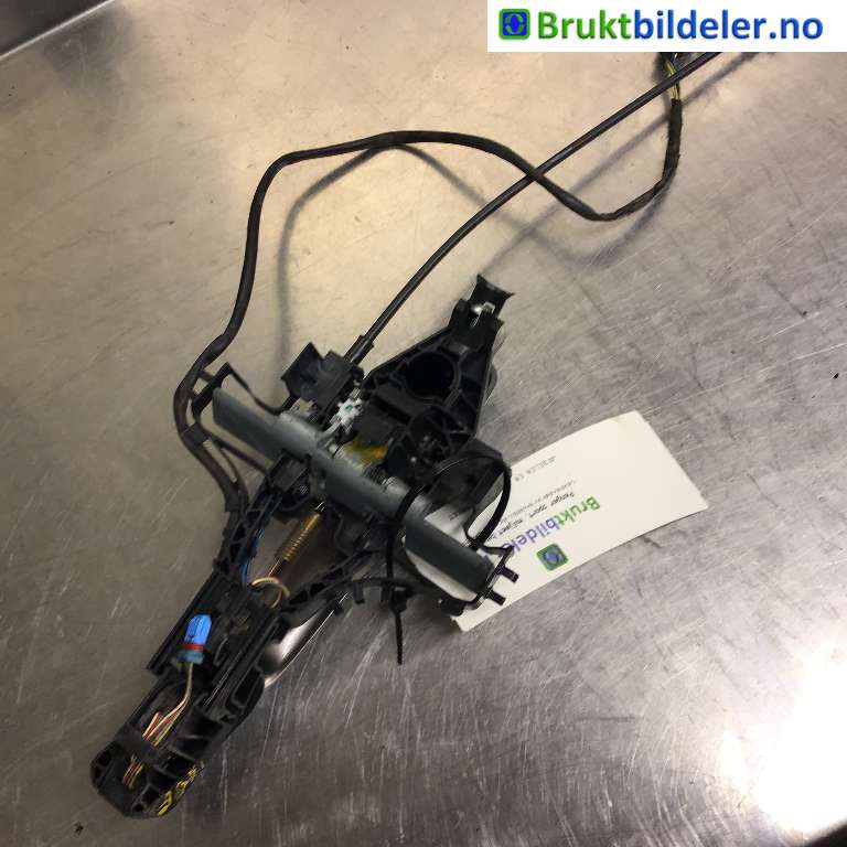 Dørhåndtak utv høyre foran til Volvo V70 2007-2013 (Type III, Fase 1)  (VOLVO|30784205|)