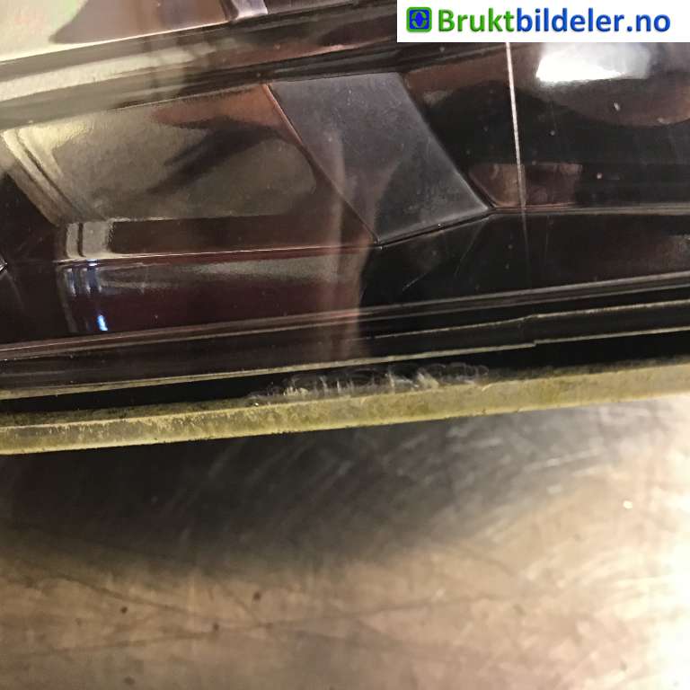 Baklykt venstre til Mitsubishi Outlander 2010-2012 (Type II, Fase 2)  (MITSUBISHI|8330A379|220-87813|)