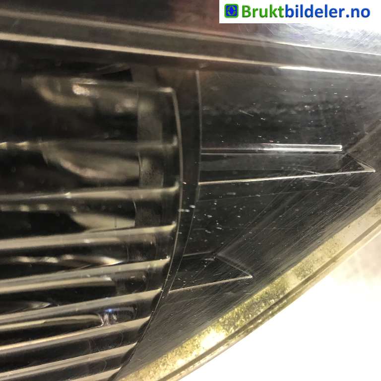 Baklykt venstre indre til Mitsubishi Outlander 2010-2012 (Type II, Fase 2)  (MITSUBISHI|8331A005|)