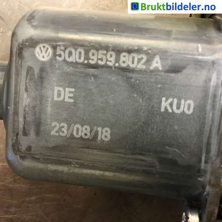Ruteheis høyre bak til Škoda Superb 2015-->> (Type III)  (SKODA|5Q0 959 802 A|0 130 822 714|)