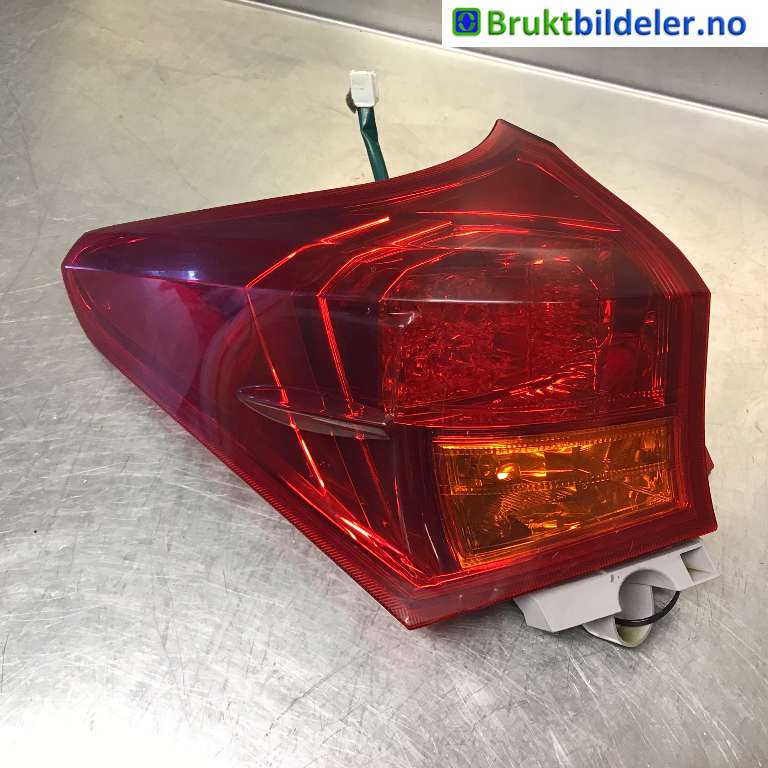 Baklykt venstre til Toyota Auris, 2015-2019 (Type II, Fase 2)  (TOYOTA|81561-02710)