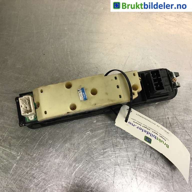 Bryter ruteheis til Mitsubishi L200 1996-2006 (Type III)  (MITSUBISHI|8608A 029HA|)