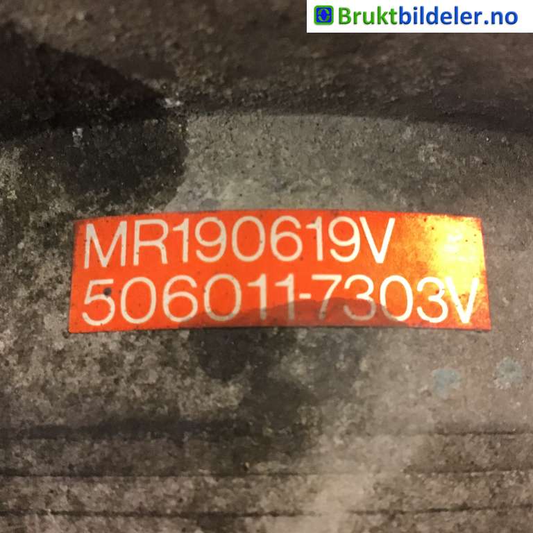 Aircondition kompressor til Mitsubishi L200 1996-2006 (Type III) (MITSUBISHI|MR250810|506011-7303 V|MR190619V)