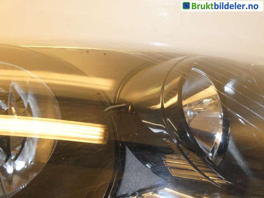 Frontlykt høyre halogen til VW Golf V, Combi 2003-2008 (VOLKSWAGEN|1K0941030T||1K0 941 030 T)