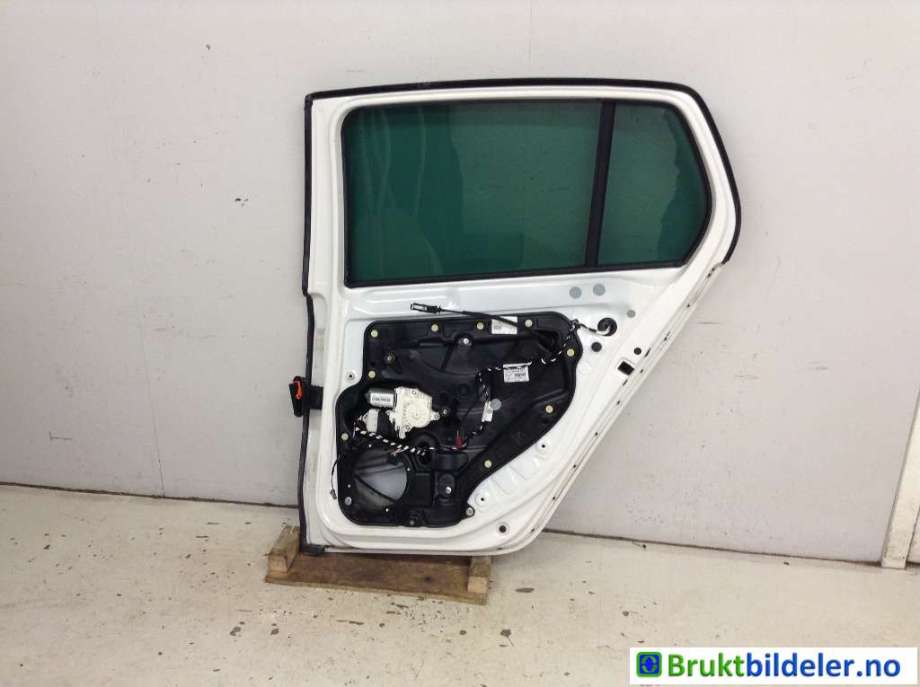Dør høyre bak til VW Golf VI 2008-2012  (VOLKSWAGEN|5K6 833 056 K|)