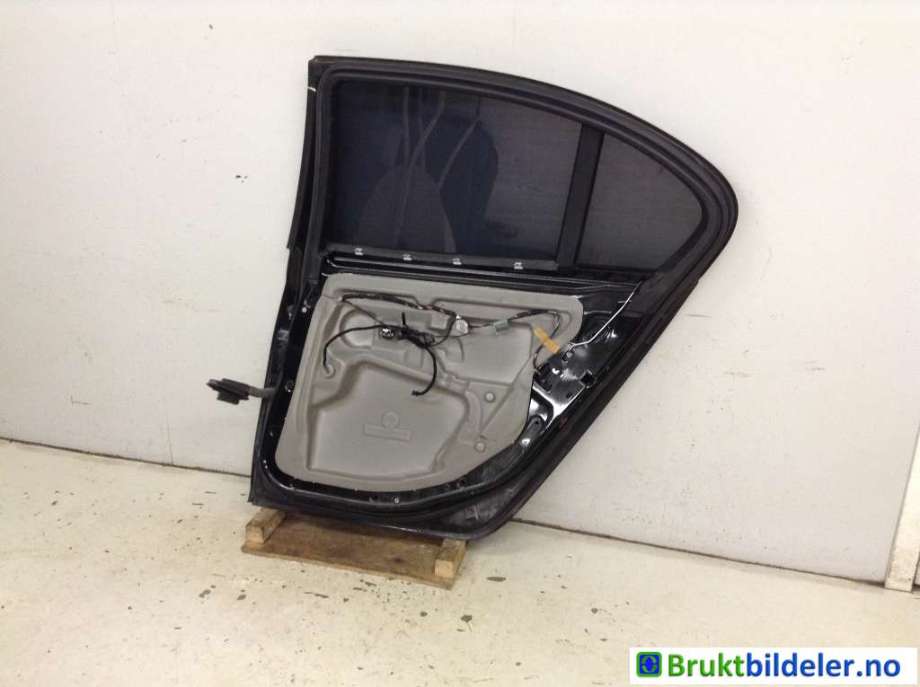 Dør høyre bak til BMW 5-Serie 2003-2010 (E60/E61) (E60/E61) (BMW|41 00 9 631 832|)