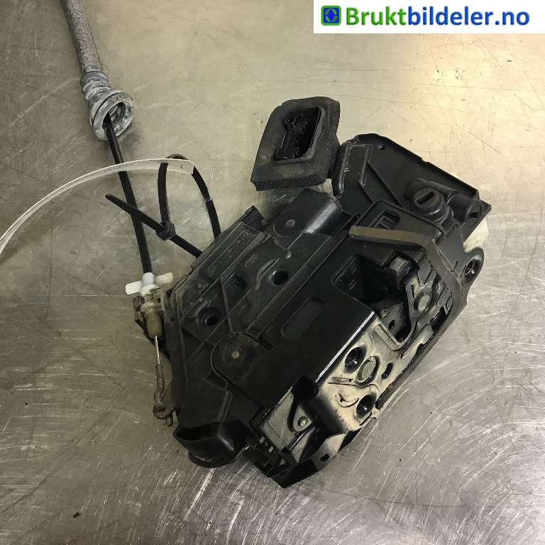 Låsekasse høyre bak til VW Golf VII 2012-2017 (Fase 1)  (VOLKSWAGEN|5K4 839 016 Q|)