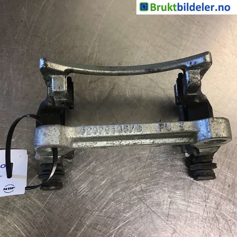 Bremsecaliper brakett til VW Transporter / Caravelle, 2019-->> (T6.1) (T6.1) (Volkswagen|7H0 615 425 A)