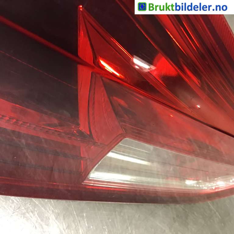 Baklykt venstre indre til Toyota Auris 2013-2015 (Type II, Fase 1)  (TOYOTA|81591-02490|)