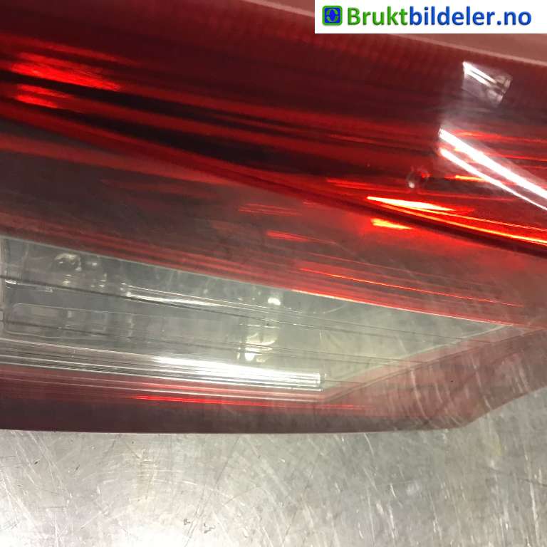 Baklykt høyre indre til Toyota Auris 2013-2015 (Type II, Fase 1)  (TOYOTA|81581-02500|)