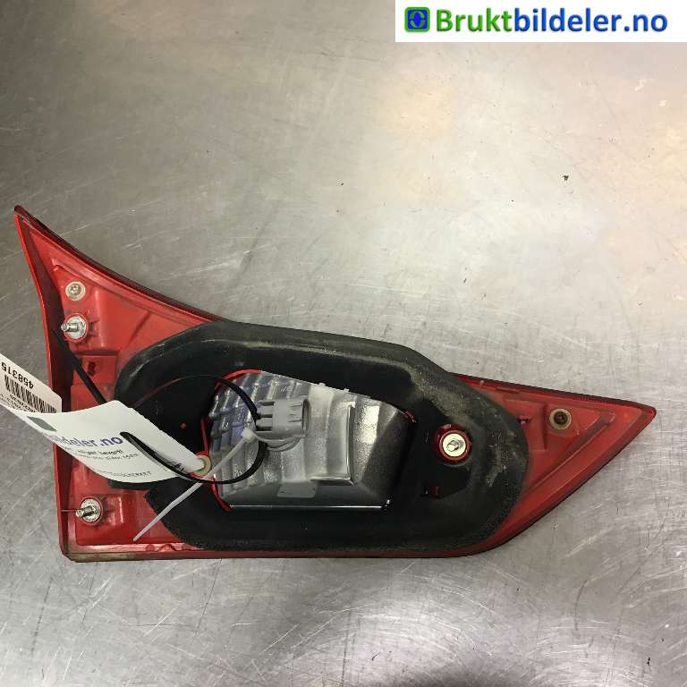 Baklykt høyre indre til Toyota Auris 2013-2015 (Type II, Fase 1)  (TOYOTA|81581-02500|)