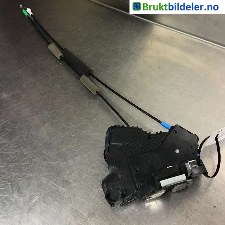 Låsekasse høyre foran til Toyota Avensis 2009-2015 (Type III, Fase 1)  (TOYOTA|69030-05130|)
