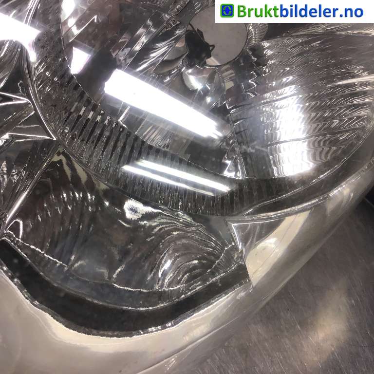 Frontlykt venstre halogen til Citroën Jumpy 2007-2016 (Type II)  (CITROEN|1401368180|89902605|)