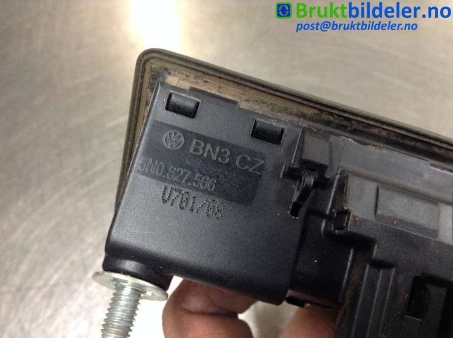 Bakluke/bakdør håndtak til VW Passat 2005-2010 (B6) (B6) (VOLKSWAGEN|5N0 827 566|)
